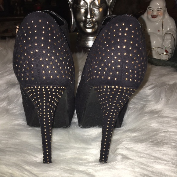 🛑SOLD🛑🖤🖤Black Sexy Platform Booties🖤🖤 - Picture 4 of 5